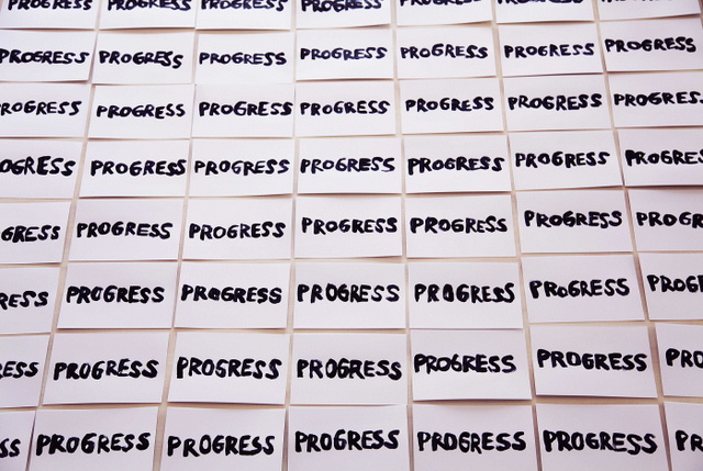 Nika Oblak & Primož Novak: Progress, 2016 – delo v nastajanju, 15 x 10 cm, razglednice